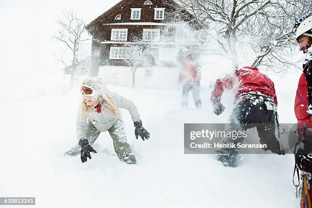 snow fight - winter holiday - bola de neve imagens e fotografias de stock