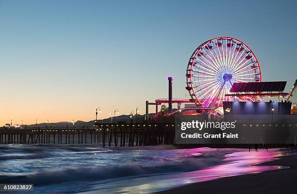 beach area - santa monica los ángeles stock pictures, royalty-free photos & images