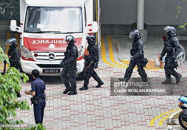Star Unit Special Tactics And Rescue (Singapore) Photos and Premium High Res ...