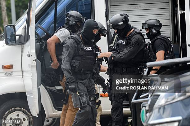 Star Unit Special Tactics And Rescue (Singapore) Photos and Premium High Res ...