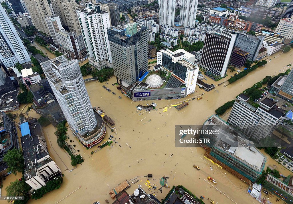 TOPSHOT-CHINA-WEATHER-TYPHOON