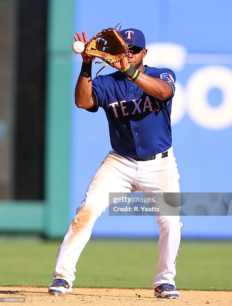 Texas Rangers Andrus Elvis Andrus of the Texas Rangers fields a infield hit in the ninth ...