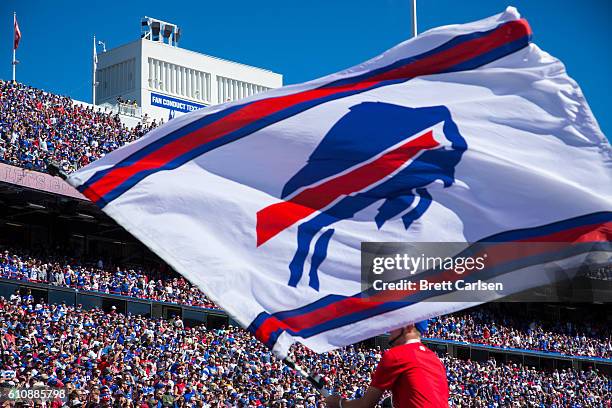 Fans and Buffalo Bills staff celebrate a touchdown during the game against the Arizona Cardinals on September 25, 2016 at New Era Field in Orchard...