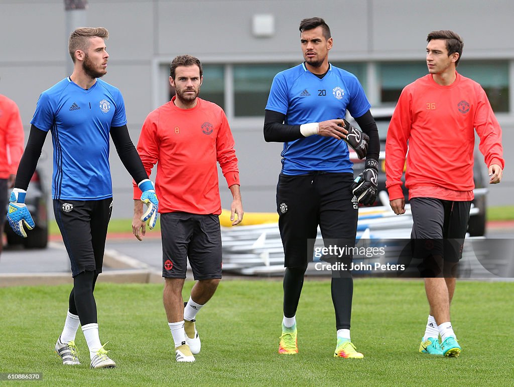 Manchester United Training and Press Conference
