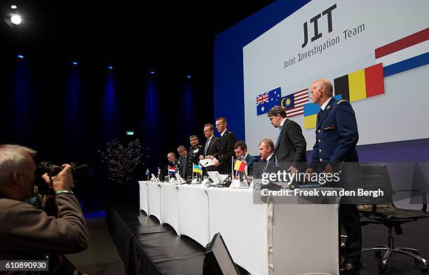 Ian McCartney, Dato' Mohamad Hanafiah bin Zakaria,Tan Sri Dato Khalid Bin Abu Bakar, Fred Westerbeke, Wilbert Paulissen, Dmytri Strorozhuk, Vitalii...