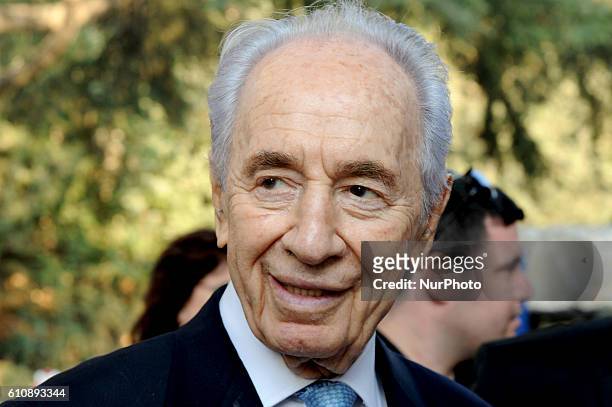 An archive image of Israeli President Shimon Peres attends an event at the pesident's residence in Jerusalem, October 16, 2011.