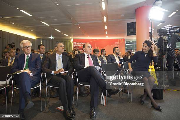 Left to right, Adair Turner, chairman of Institute for New Economic Thinking, Anshu Jain, the former co-chief executive officer of Deutsche Bank AG,...
