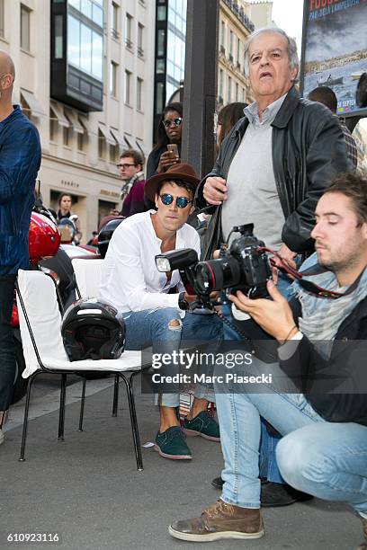 Close-up of Vitalii Sediuk waiting for Kim Kardashian West ahead her arrival at 'L'Avenue' restaurant on September 28, 2016 in Paris, France.