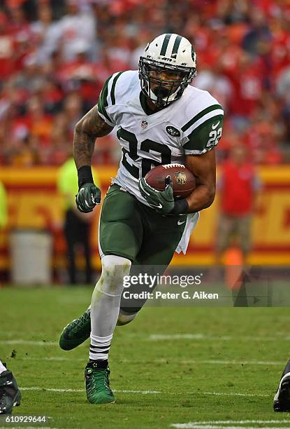 Running back Matt Forte of the New York Jets rushes up field against the Kansas City Chiefs during the second half on September 25, 2016 at Arrowhead...