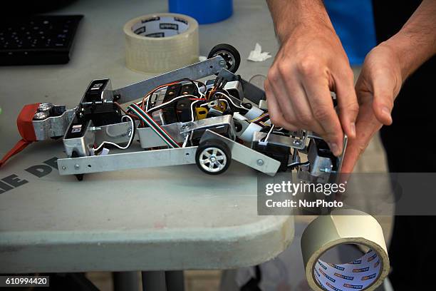 Robots race took place in Toulouse, France, on 28 September 2016. Machines are either cars or walking robots. They were supposed to run a 110 meters...