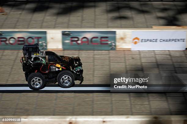 Robots race took place in Toulouse, France, on 28 September 2016. Machines are either cars or walking robots. They were supposed to run a 110 meters...