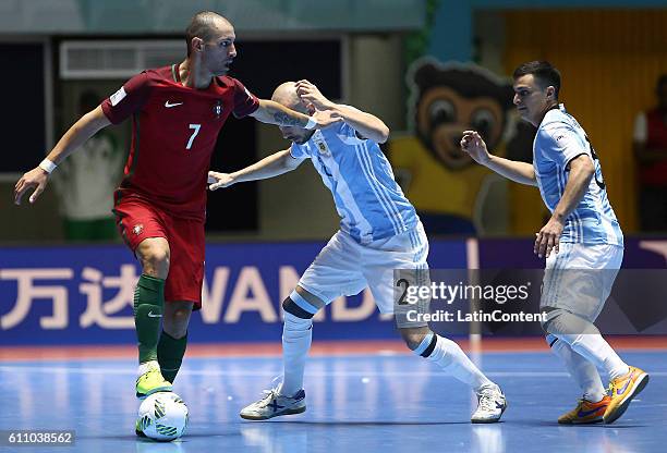 Cardinal of Portugal vies for the ball with Damian Stazzone of Argentina during a semi final match between Argentina and Portugal as part of 2016...