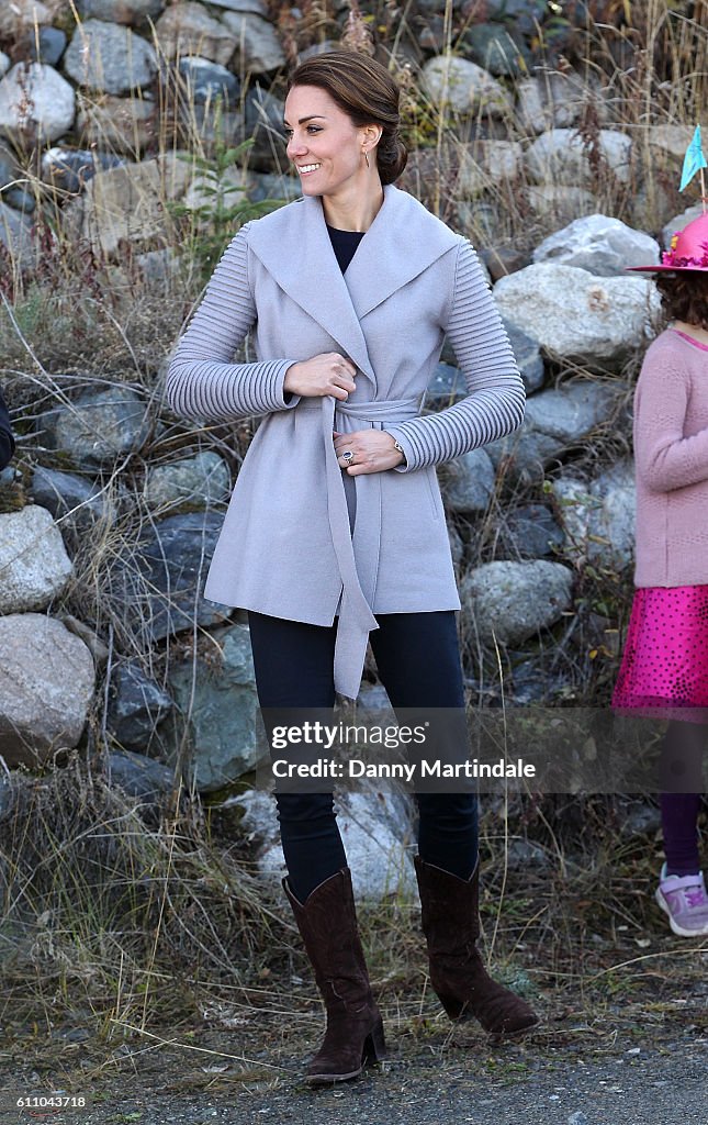 2016 Royal Tour To Canada Of The Duke And Duchess Of Cambridge - Whitehorse And Carcross, Yukon