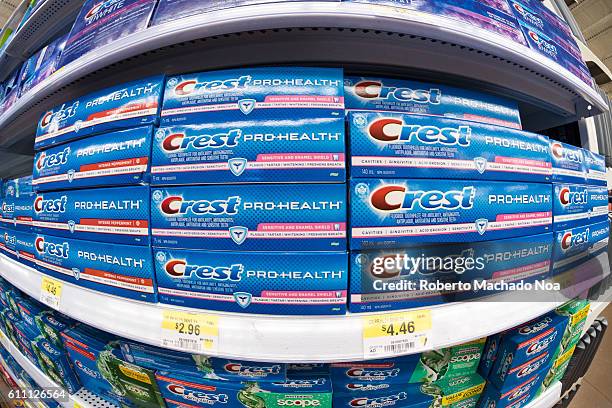 Crest Toothpaste In Store Crest (Toothpaste) Photos and Premium High Res Pictures - Getty Images