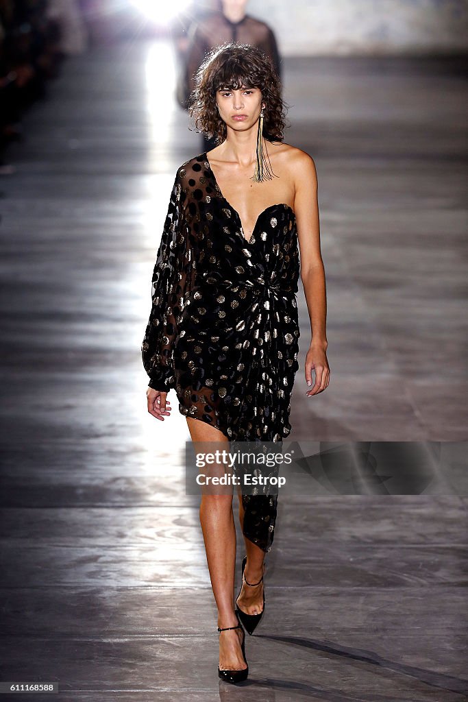 Saint Laurent : Runway - Paris Fashion Week Womenswear Spring/Summer 2017