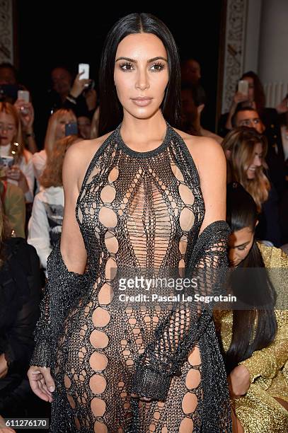 Kim Kardashian attends the Balmain show as part of the Paris Fashion Week Womenswear Spring/Summer 2017 on September 29, 2016 in Paris, France.
