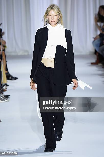 Model walks the runway during the Ann Demeulemeester show as part of the Paris Fashion Week Womenswear Spring/Summer 2017 on September 29, 2016 in...