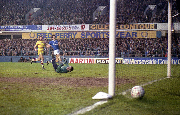 Everton 3 v Chelsea 4. Gordon Davies scores for Chelsea past Neville Southall. Gordon Davies Everton 3 v Chelsea 4. Gordon Davies scores for Chelsea past Neville Southall. Gordon Davies