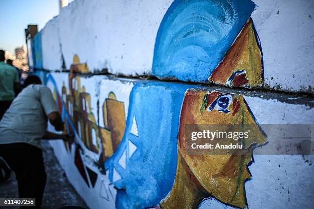 Gaza Drawing Liberty Ship Drawing Photos and Premium High Res Pictures - Getty Images