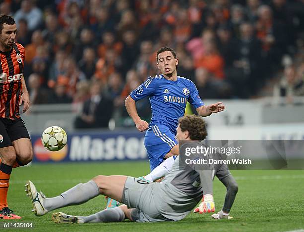 Chelsea's Eden Hazard has a chance on goal saved by Shakhtar Donetsk's goalkeeper Andrei Pyatov