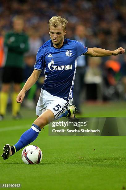 Johannes Geis of Schalke runs with the ball during the UEFA Europa League match between FC Schalke 04 and FC Salzburg at Veltins-Arena on September...