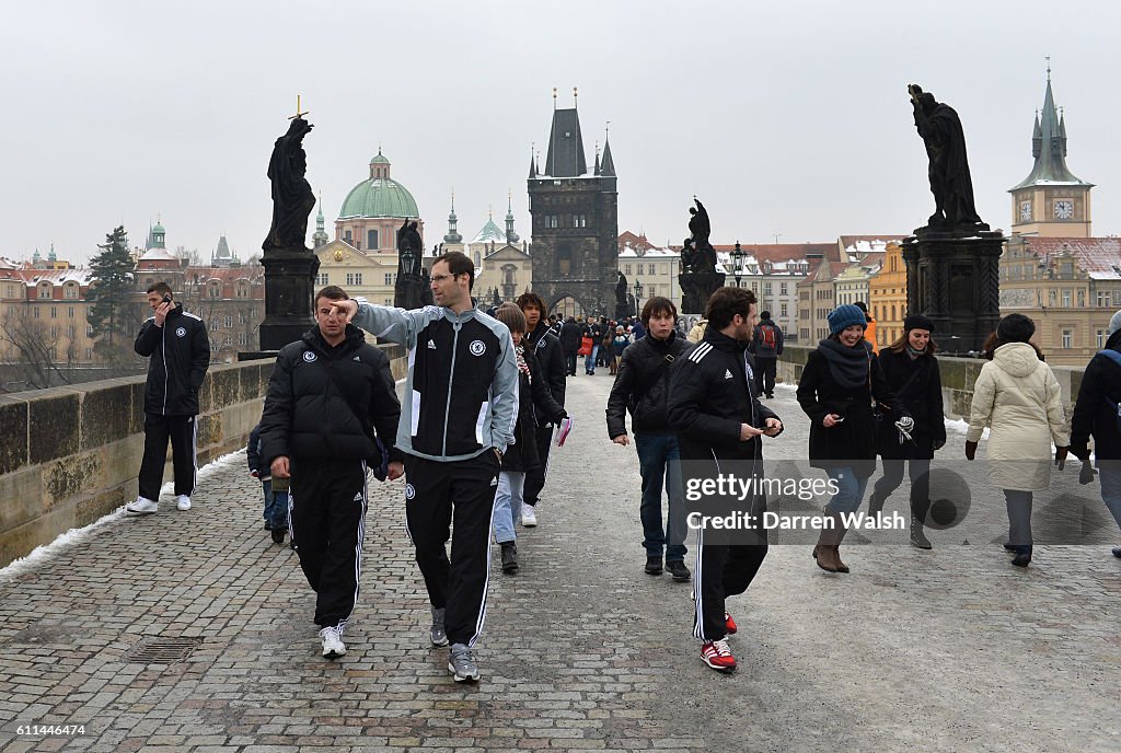 Soccer - UEFA Europa League - Round of 16 - First Leg - Chelsea Walk Around Prague