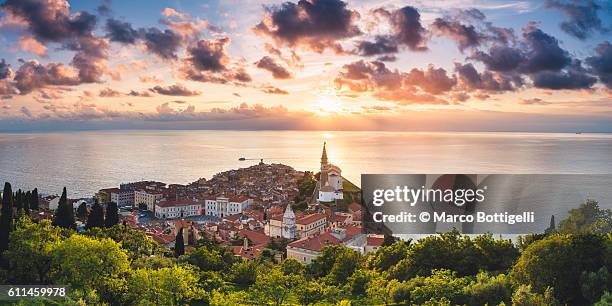 piran, slovenian istria, primorska region,slovenia, east europe. - eslovenia fotografías e imágenes de stock