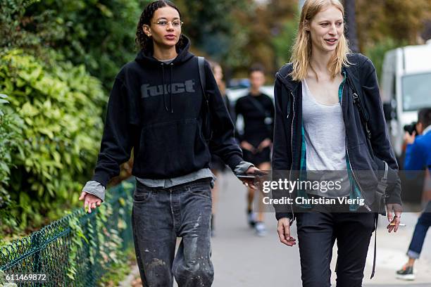 Model Binx Walton outside Chloe on September 29, 2016 in Paris, France.