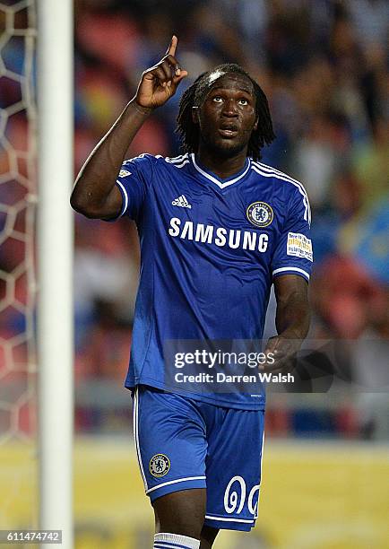 Chelsea's Romelu Lukaku celebrates scoring his side's first goal of the game from the penalty spot