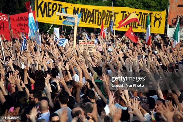 The independent and spontaneous movement of &quot;Indignant Greeks&quot; maintains its dynamics, with tens of thousands of people demonstrating again...