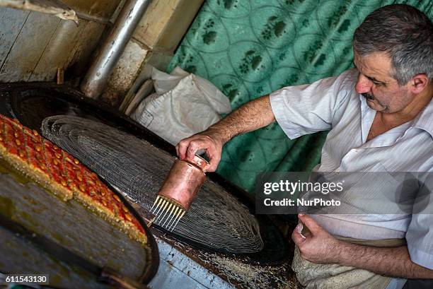 Master Rustam 16 Rustam Hasanov Stock Photos, High-Res Pictures, and Images - Getty ...
