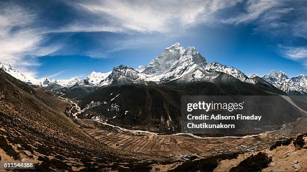 mt everest summit panorama khumbu glacier himalayas nepal - mt everest stock pictures, royalty-free photos & images