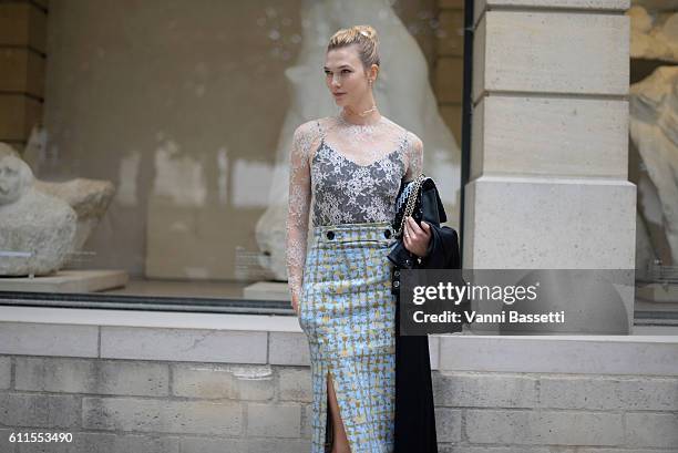 Karlie Kloss attends the Christian Dior show as part of the Paris Fashion Week Womenswear Spring/Summer 2017 on September 30, 2016 in Paris, France.