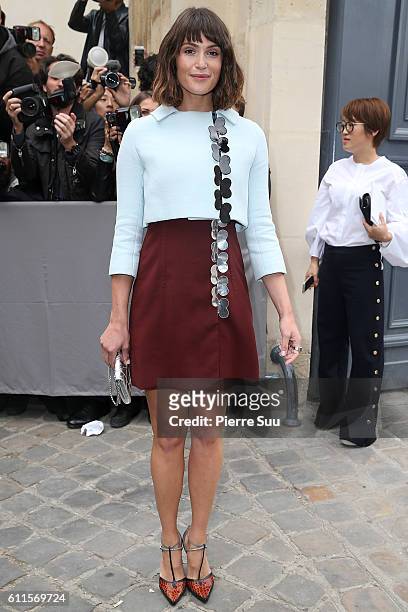 Gemma Arterton arrives at the Christian Dior show as part of the Paris Fashion Week Womenswear Spring/Summer 2017 on September 30, 2016 in Paris,...