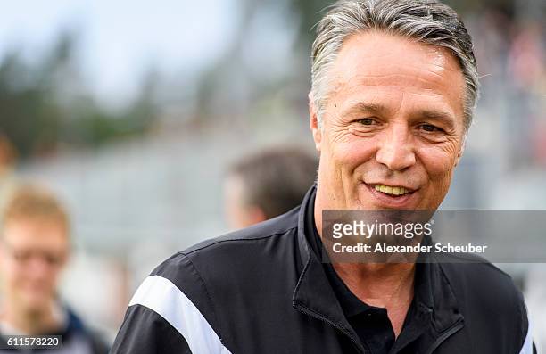 Head coach Uwe Neuhaus of Dresden is seen during the Second Bundesliga match between SV Sandhausen and SG Dynamo Dresden at Hardtwaldstadion on...