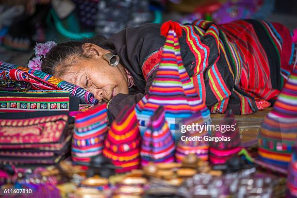 people from karen tribe in thailand - padaung stockfoto's en -beelden