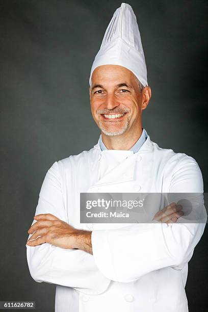 retrato feliz do chef - chef leader - fotografias e filmes do acervo