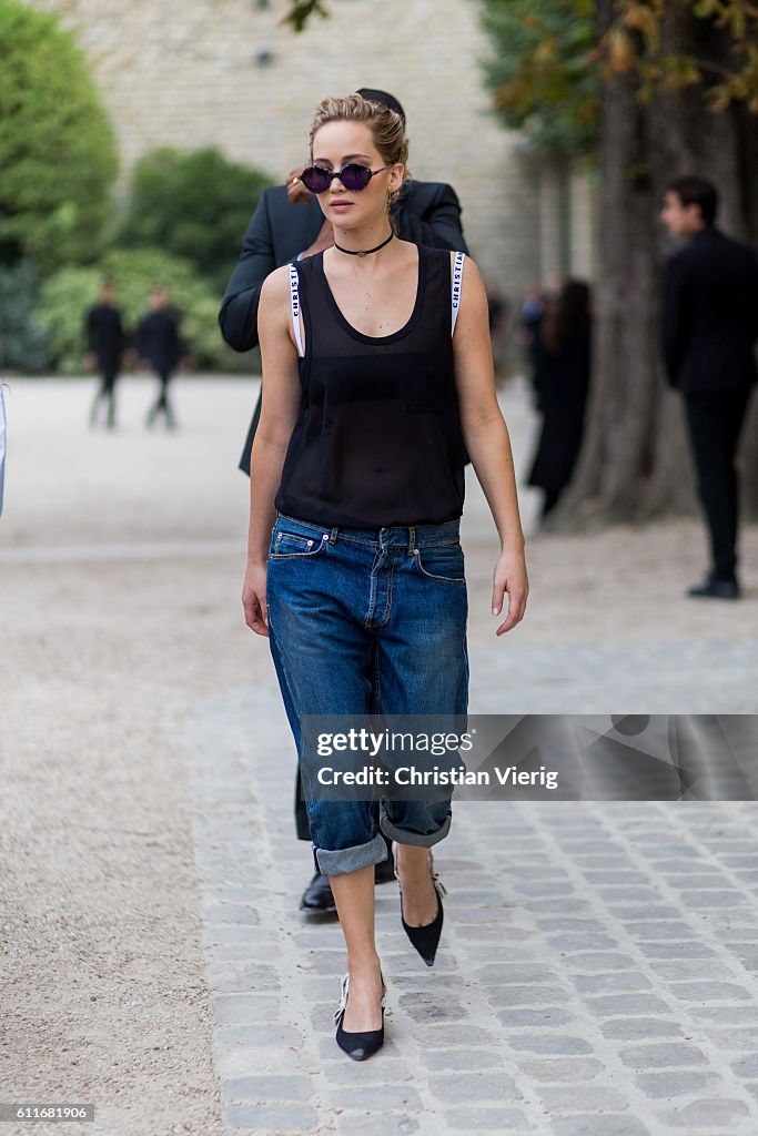 Street Style : Day Four Paris Fashion Week Spring/Summer 2017