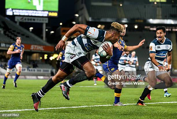 Lolagi Visinia of Auckland makes a break during the round seven Mitre 10 Cup match between Auckland and Otago at Eden Park on October 1, 2016 in...