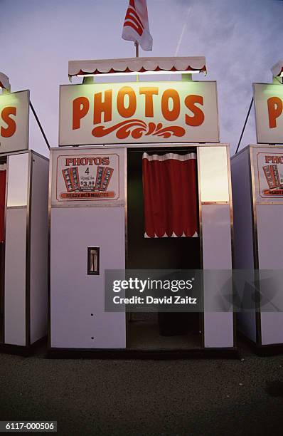photo booths - photo booth sign stock pictures, royalty-free photos & images