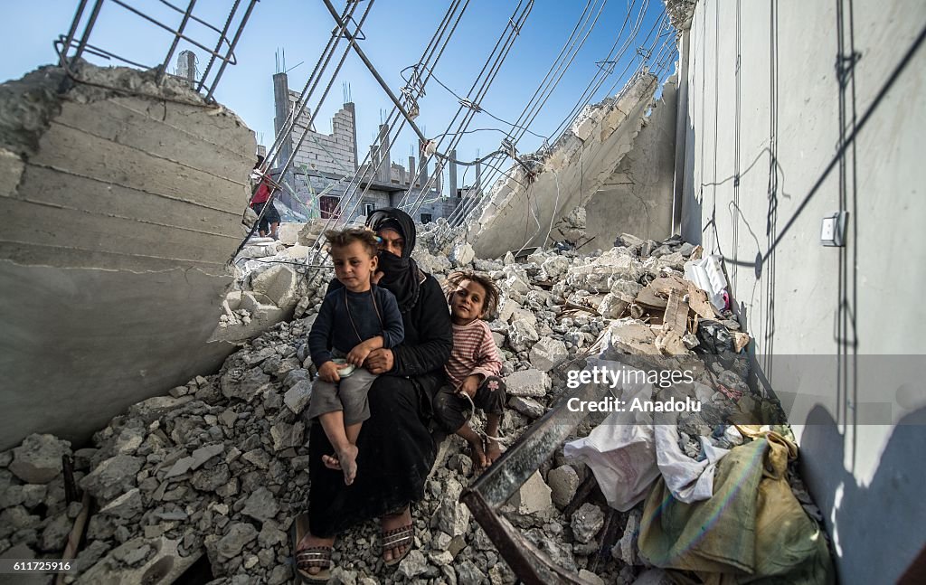 Families rebuild their houses in Jarabulus