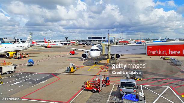 frankfurt airport, germany - majaiva stock pictures, royalty-free photos & images