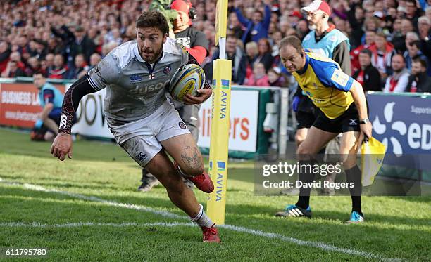 Matt Banahan of Bath breaks clear to score their second try during the Aviva Premiership match between Gloucester and Bath at Kingsholm Stadium on...