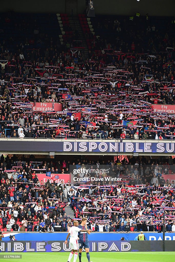 Paris Saint-Germain v FC Girondins de Bordeaux - Ligue 1
