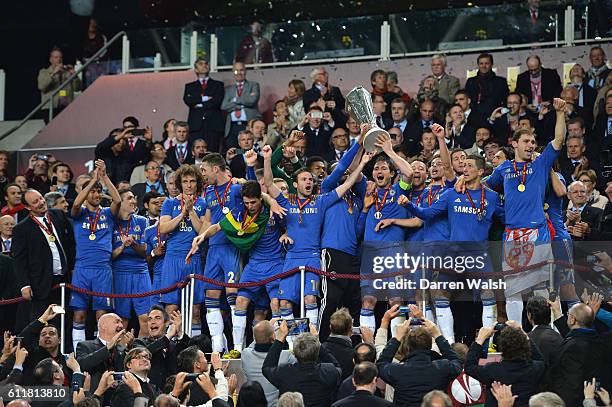 Chelsea's players lift the Europa League trophy after winning the UEFA Europa League Final match between FC Benfica and Chelsea at the Amsterdam...