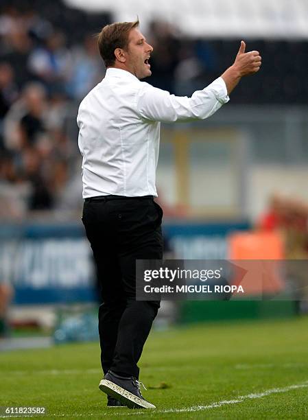 Vitoria Guimaraes' coach Pedro Martins gestures during the Portuguese league football match Vitoria FC vs Sporting CP at the Dom Alfonso Henriques...