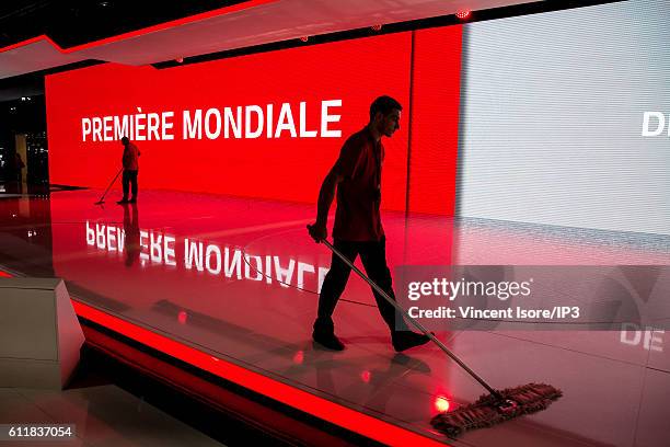 Of Audi Rupert Stadler delivers a speech during the press preview of the Paris Motor Show at Paris Expo Porte de Versailles on September 29, 2016 in...