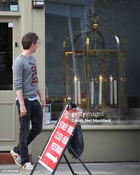 Eddie Redmayne is seen out spending a family day with his wife Hannah and Daughter Iris Mary on September 21st, 2016 in London, England.