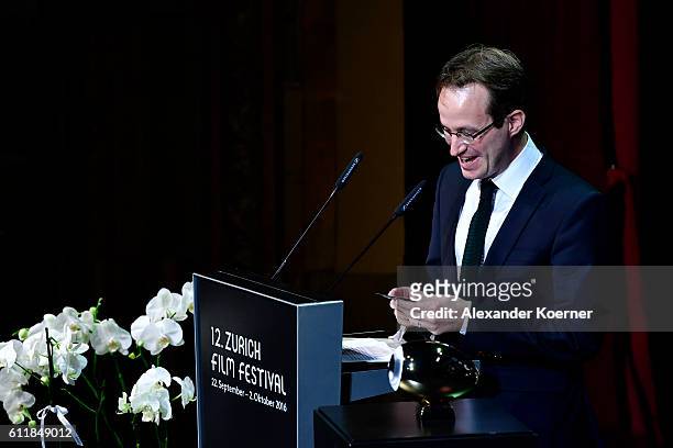 Juho Kuosmanen gives his acceptance speech after receiving the award for international movie for his movie 'The Happiest Day In the Life Of Olli...