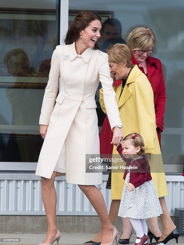 2016 Royal Tour To Canada Of The Duke And Duchess Of Cambridge - Victoria, British Columbia